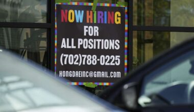 US applications for jobless benefits rise last week, but layoffs remain historically low