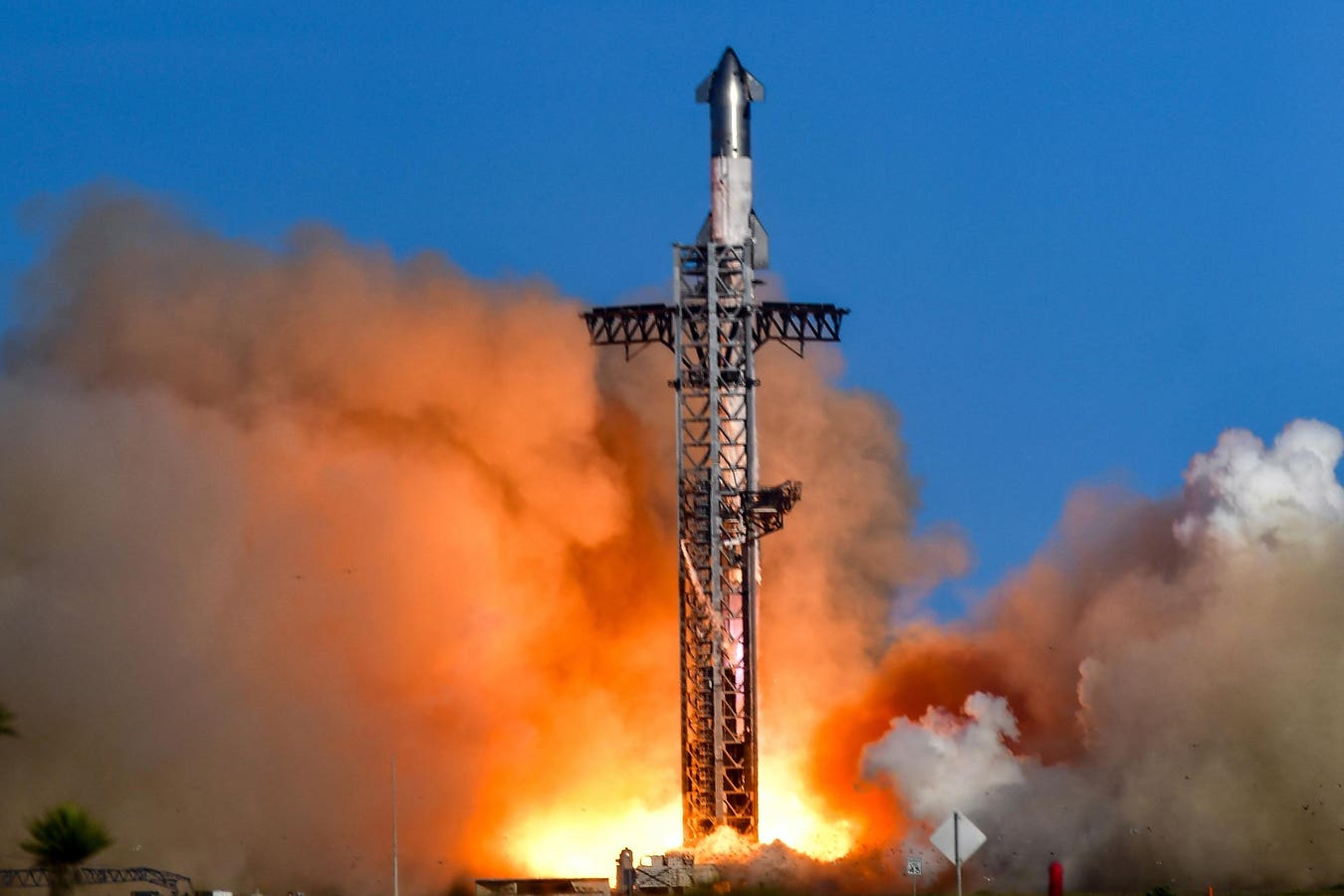 Watch Elon Musk’s Rocket Live