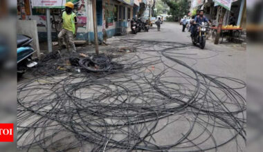 Internet down as discom clears dangling power cables | Hyderabad News