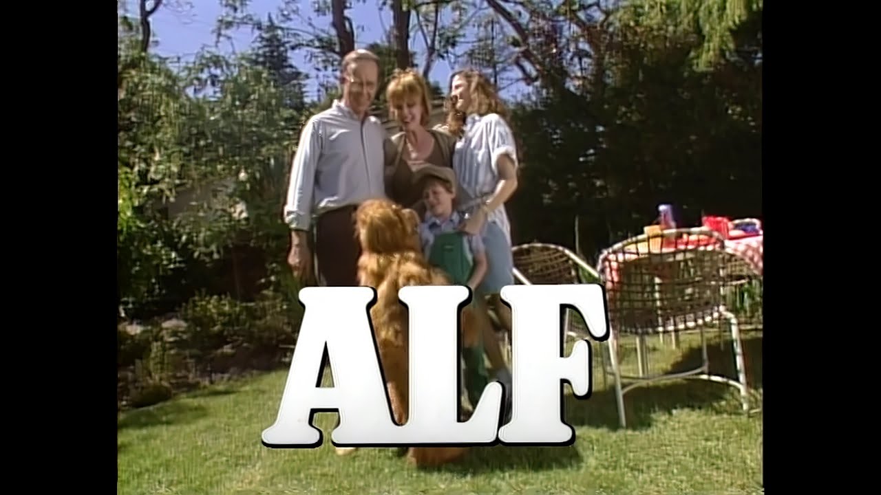ALF - Season 1 - Opening credits (1986-1990) - NBC - YouTube