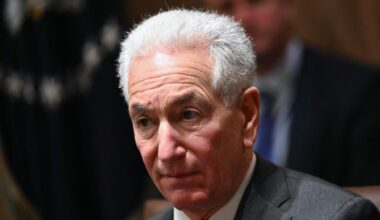 US backs ambassador to France in antisemitism row