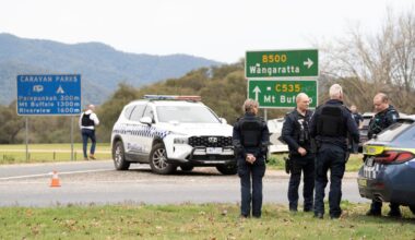 Australia Porepunkah shooting live: Two officers dead and search underway for gunman ‘accompanied by a child’
