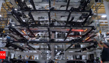 SpaceX gives rare look inside Starlink factory: 70 satellites a week and mini lasers |