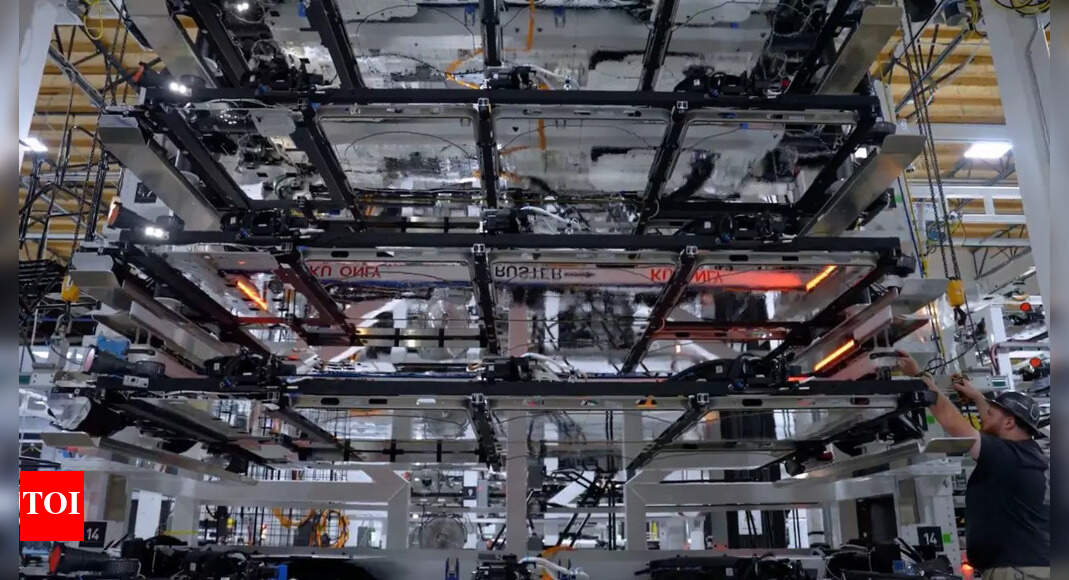SpaceX gives rare look inside Starlink factory: 70 satellites a week and mini lasers |