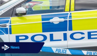 Man taken to hospital following one car crash in Glasgow