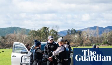 Man, 61, arrested in alpine hunt for suspected Porepunkah gunman Dezi Freeman | Porepunkah shooting
