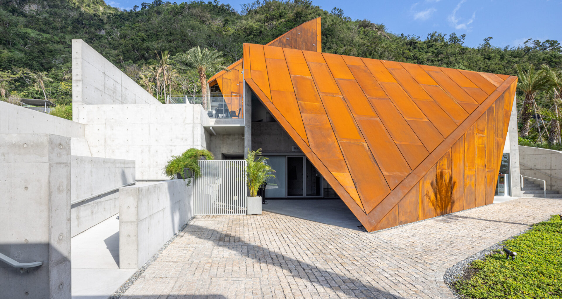 Paul Chiang Art Center / Behet Bondzio Lin Architekten