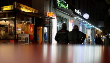Germany's services sector shows modest growth in July, PMI shows