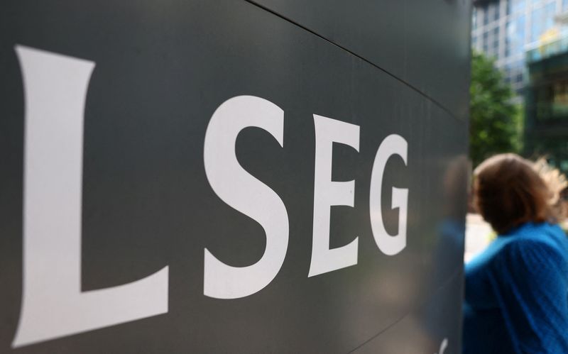 London stocks climb on hopes of Russia-Ukraine peace deal