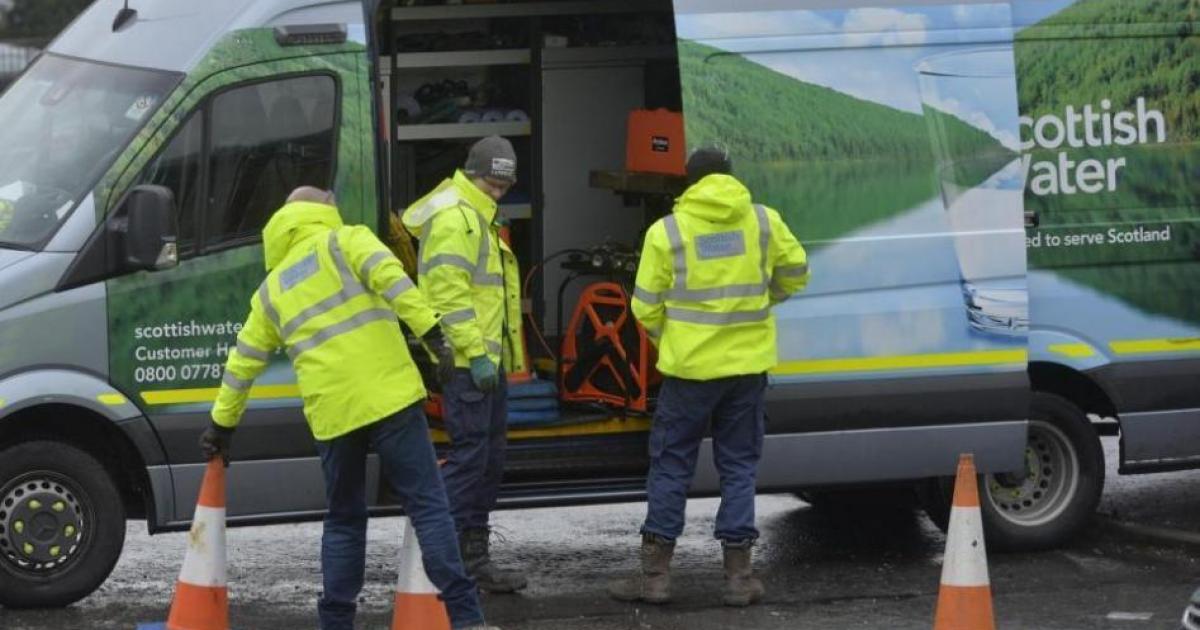 Burst water pipe in Clydebank's G81 affecting water supply