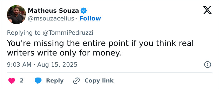 Screenshot of a tweet by an entrepreneur discussing real writers and the use of AI in publishing books.