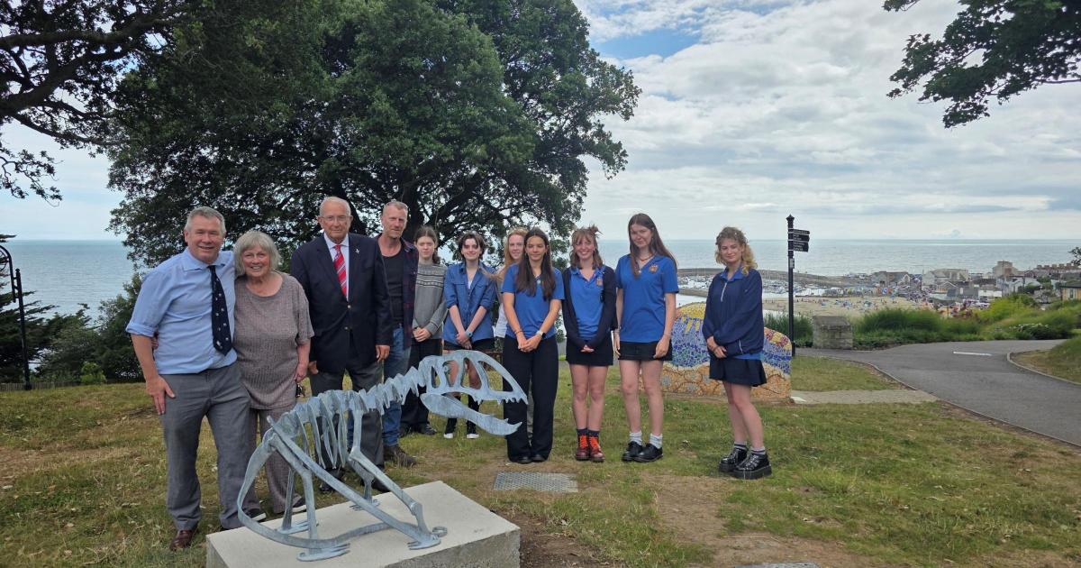 Lyme Regis Sculpture Trail unveils two new sculptures