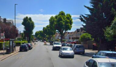 Golders Green Road closed for two hours after emergency incident