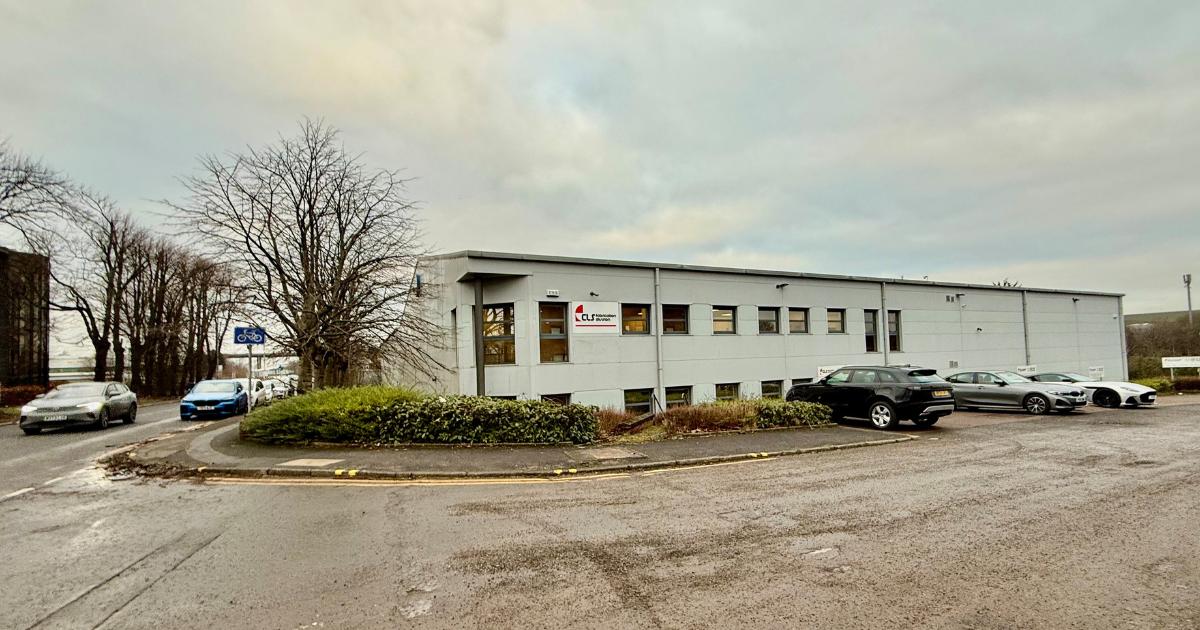 Warehouse just minutes from Glasgow Airport goes up for sale