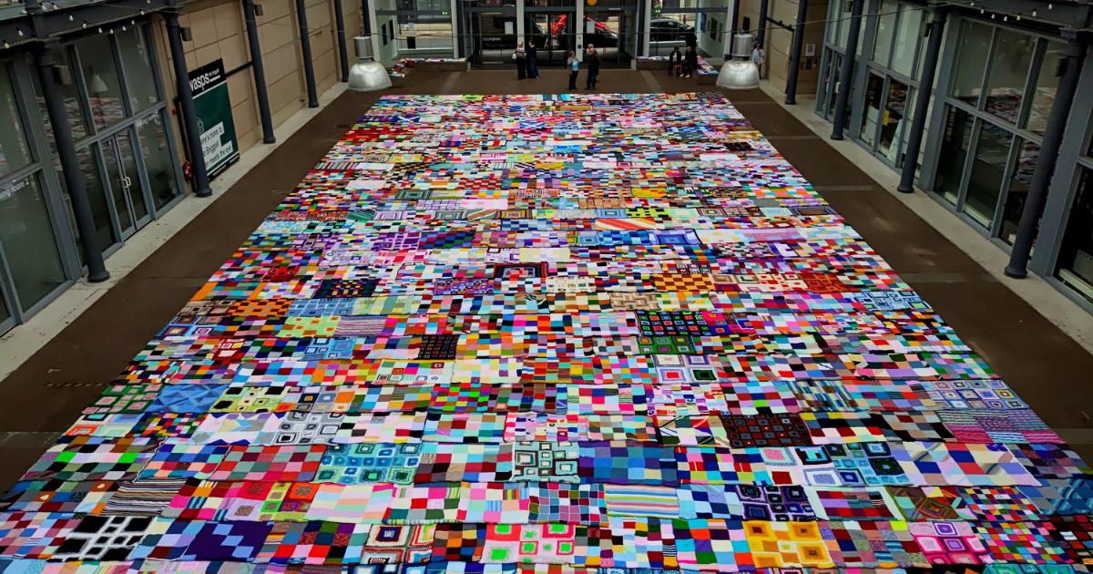 Glasgow Close Knit shows 430 blankets for good causes