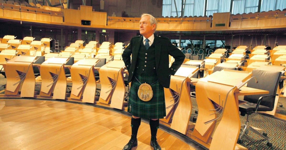 Former Holyrood presiding officer Sir George Reid dies aged 86