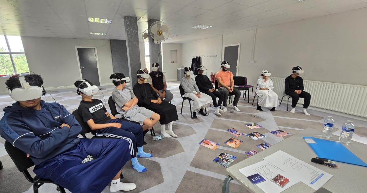 VR sessions tackle knife crime and gangs in West Yorkshire