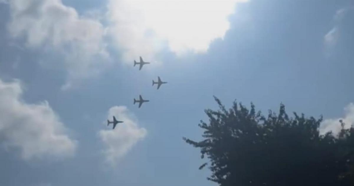 Red Arrows VJ Day fly past an hour early over Dudley