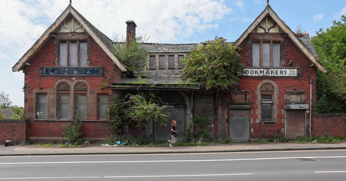 Fight on to save Glasgow railway station 'left to rot'