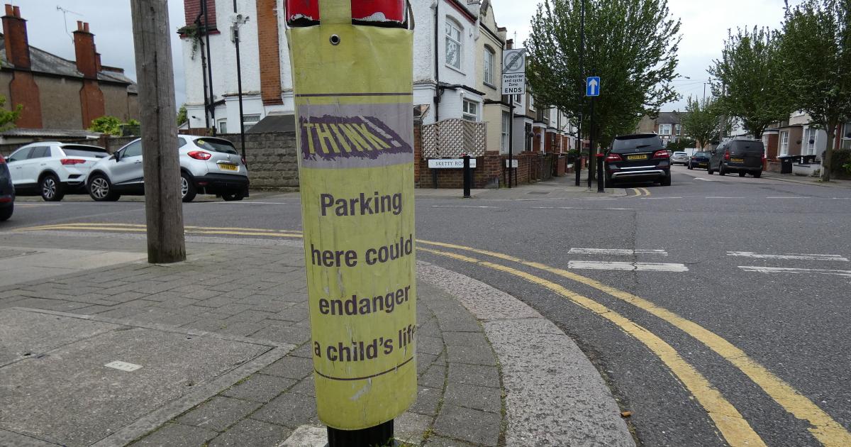 Yellow lines on Hendon road criticised as 'bad idea'