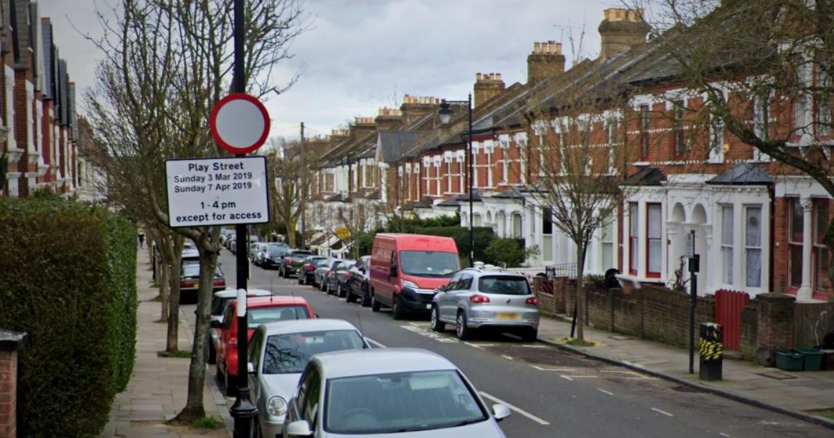 Crouch End Dresden Road flat fire: Firefighters rescue man
