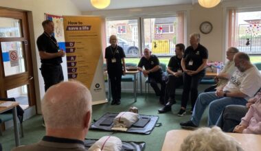 St John Scotland volunteers hold CPR session in Ayrshire
