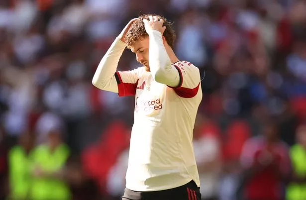 LONDON, ENGLAND - AUGUST 10: Harvey Elliott of Liverpool reacts after he misses a penalty during the penalty shootout during the 2025 FA Community Shield match between Crystal Palace and Liverpool at Wembley Stadium on August 10, 2025 in London, England. (Photo by Marc Atkins/Getty Images)