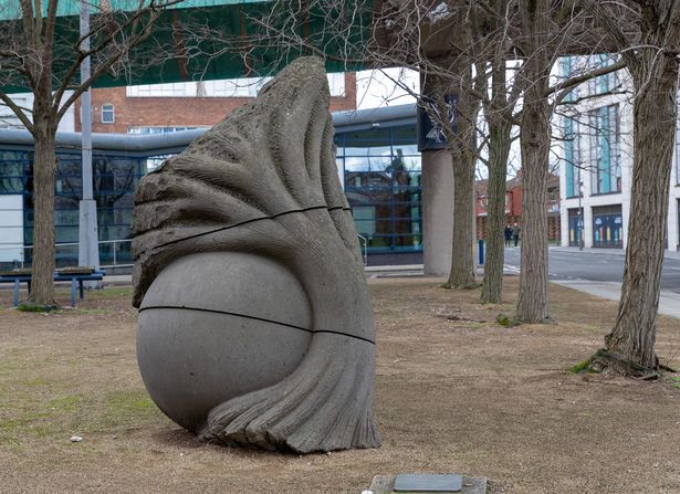 Palanzana the seaweed sculpture on Byrom Street