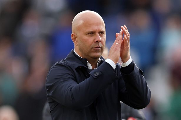 Arne Slot Manager of Liverpool celebrates after the Premier League match between Leicester City FC and Liverpool FC at The King Power Stadium on April 20, 2025 in Leicester, England. 