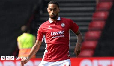 Defender Zak Vyner in action for Bristol City