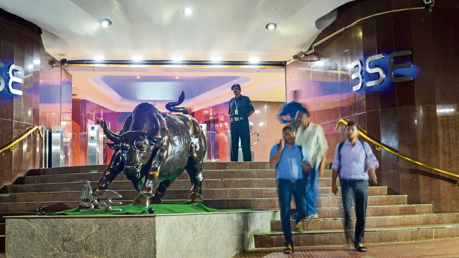 Top Losers and Gainers on Au 08: PG Electroplast, Kalyan Jewellers, Biocon, Coforge, Mazagon Dock among top losers today