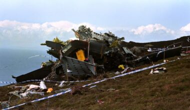 More than 25,000 sign petition demanding answers on 1994 Chinook disaster