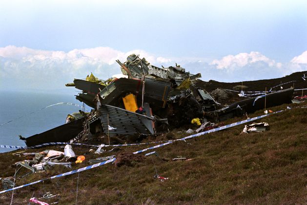 More than 25,000 sign petition demanding answers on 1994 Chinook disaster