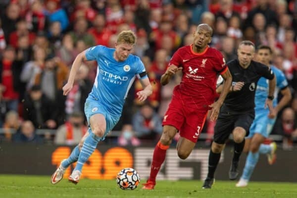 LIVERPOOL, ENGLAND - Sunday, October 3, 2021: Manchester City's Kevin De Bruyne (L) and Liverpool's Fabio Henrique Tavares 'Fabinho' during the FA Premier League match between Liverpool FC and Manchester City FC at Anfield. The game ended in a 2-2 draw. (Pic by David Rawcliffe/Propaganda)