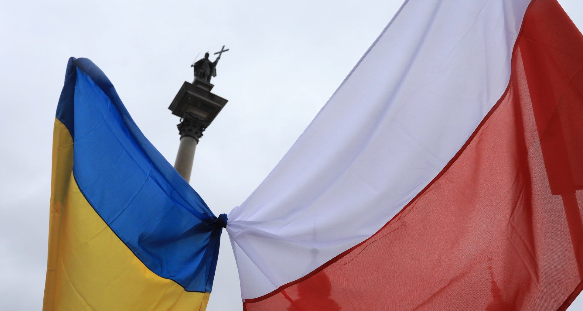 Polish veto risks Ukraine’s crucial Starlink access amid refugee aid row | Russia-Ukraine war News