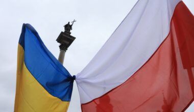 Polish veto risks Ukraine’s crucial Starlink access amid refugee aid row | Russia-Ukraine war News