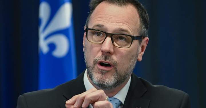 Quebec government to table bill to ban prayer in public places