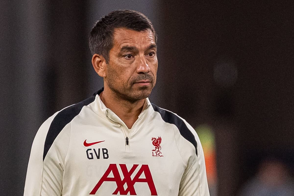 HONG KONG - Thursday, July 24, 2025: Liverpool's assistant coach Giovanni van Bronckhorst during a training session at the Kai Tak Stadium in Hong Kong ahead of the Hong Kong Football Festival 2025 pre-season tournament, on Day Four of the club's Asia Tour. (Photo by David Rawcliffe/Propaganda)