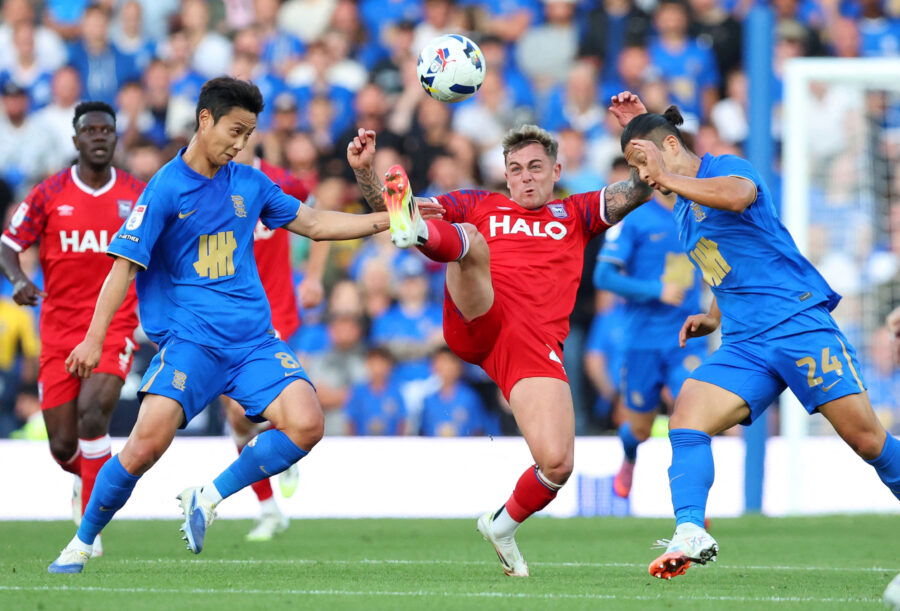 BCFC, ITFC - Ipswich Town man Sammie Szmodics in action with Birmingham City duo Paik Seung-Ho and Tomoki Iwata