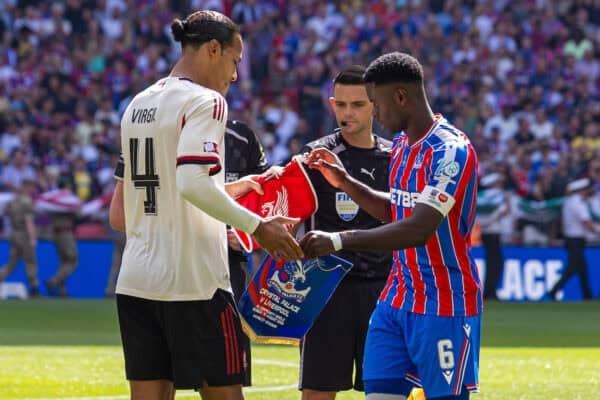 LONDON, ENGLAND - Sunday, August 10, 2025: Liverpool’s captain Virgil van Dijk (L) exchanges pennants with Crystal Palace's captain Marc Guéhi before the FA Community Shield match between Crystal Palace FC and Liverpool FC at Wembley Stadium. Palace won 3-1 on penalties after a 2-2 draw. (Photo by David Rawcliffe/Propaganda)