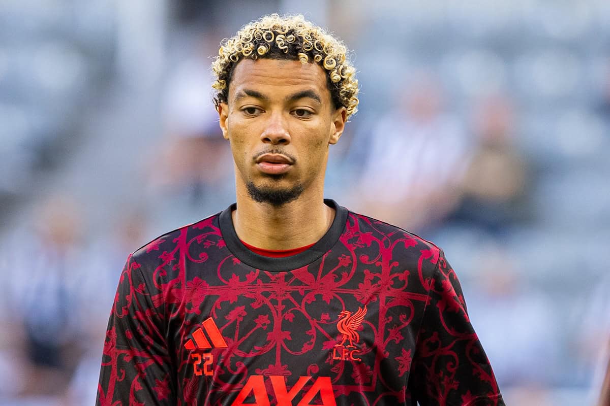 NEWCASTLE-UPON-TYNE, ENGLAND - Monday, August 25, 2025: Liverpool's Hugo Ekitike during the pre-match warm-up before the FA Premier League match between Newcastle United FC and Liverpool FC at St James' Park. Liverpool won 3-2. (Photo by David Rawcliffe/Propaganda)
