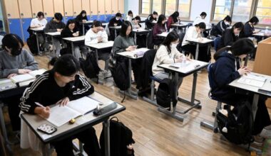 South Korea to ban mobile phones in school classrooms