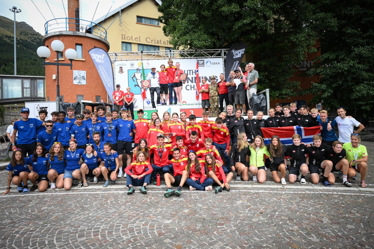 Spain, Italy and Norway head the Youth Championships. Twelve countries take medals