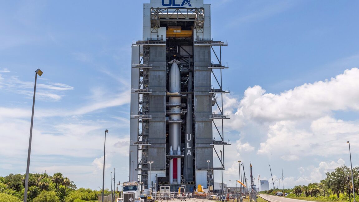 Rocket Report: Firefly lights the markets up; SpaceX starts selling trips to Mars