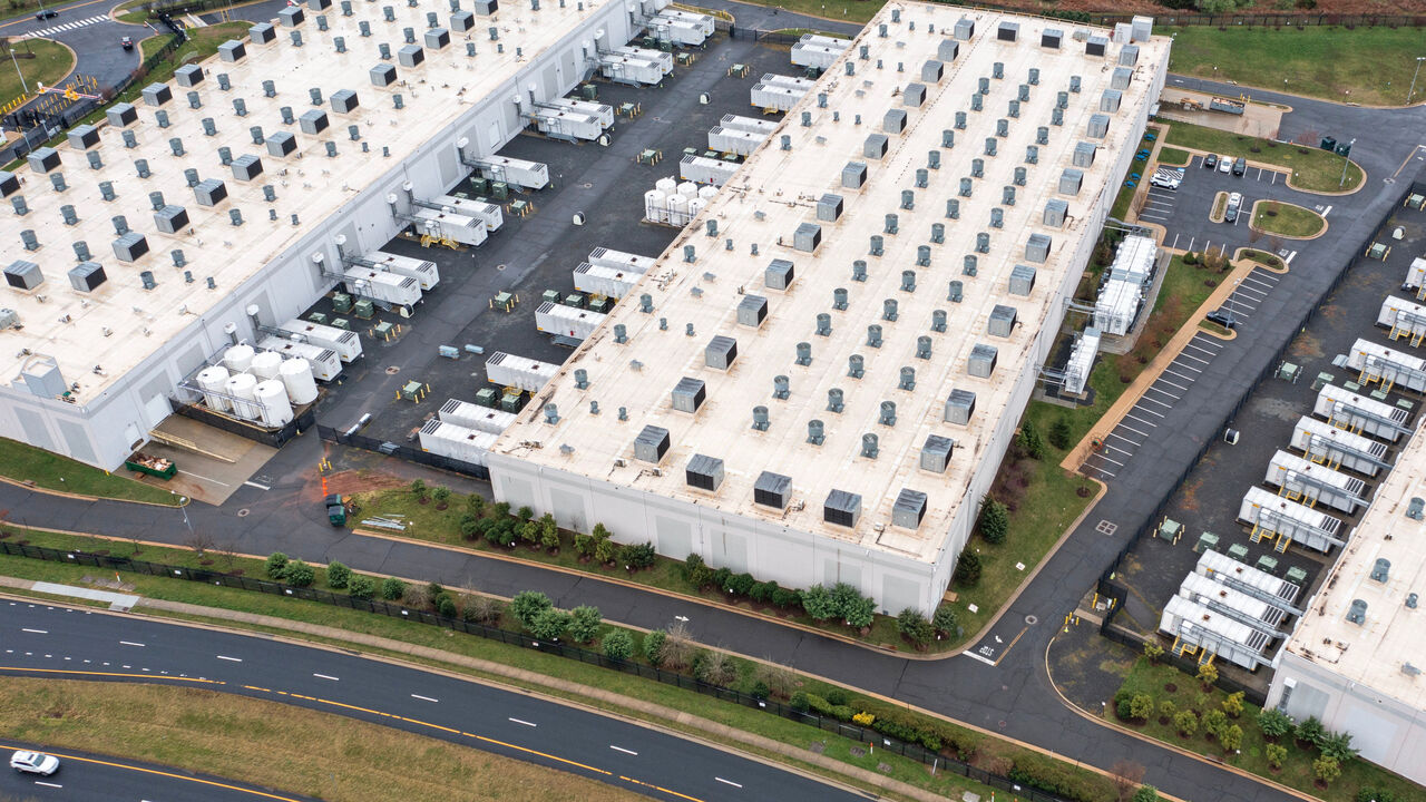 An aerial view of the IAD71 Amazon Web Services data centre in Ashburn, Virginia, USA.