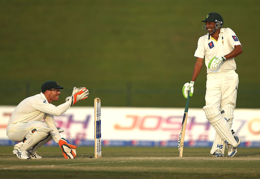 Wicket game: David Warner and Younis Khan have a giggle in the middle