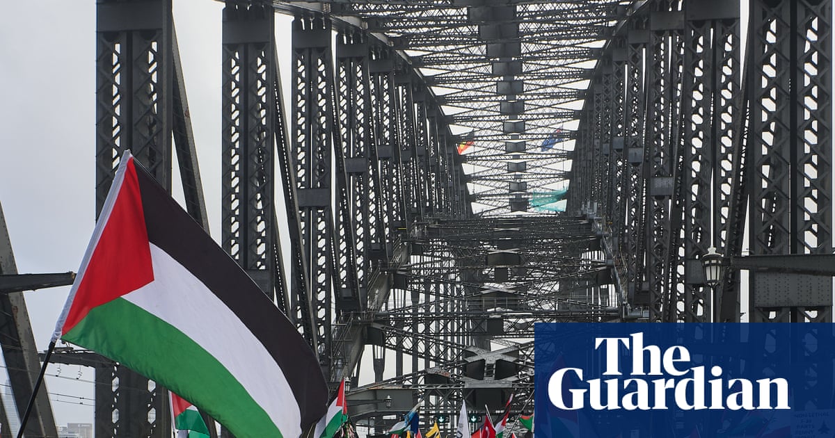 The horror of Gaza called and a mass of rain-soaked Sydney Harbour Bridge marchers, young and old, came in full force | Sydney