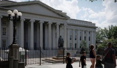 U.S. national debt reaches a record $37 trillion, the Treasury Department reports