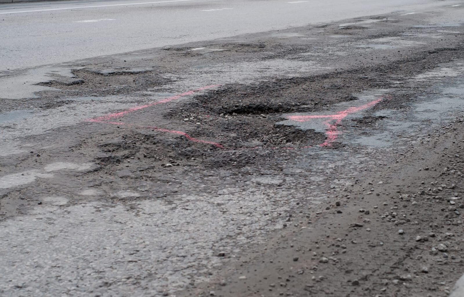 Northern Ireland: Almost £21m claimed for potholes and road defects since 2020