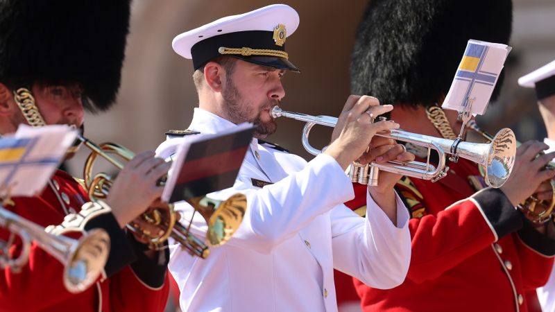 Ukrainian and UK bands perform together to mark Independence Day